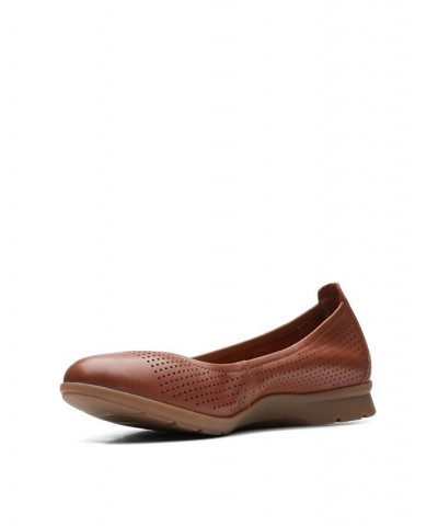 Women's Collection Jenette Ease Perforated Flats Tan/Beige $41.00 Shoes