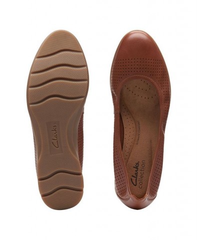 Women's Collection Jenette Ease Perforated Flats Tan/Beige $41.00 Shoes